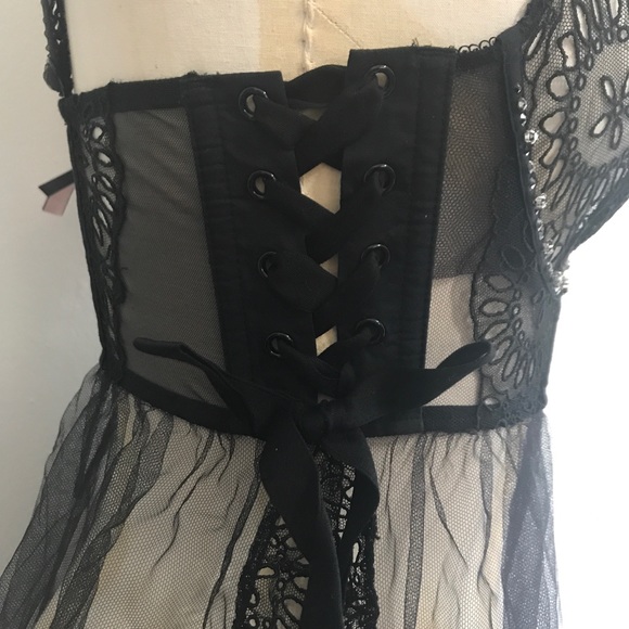 SALE ♥️ VS Rare Designer Crystal Lace Babydoll! - Picture 6 of 8